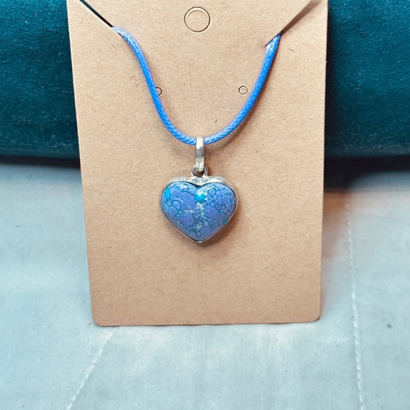 925 Sterling Silver Plated Purple w/Little Blue Howlite Heart Pendant Dyed EUC - Picture 3 of 12